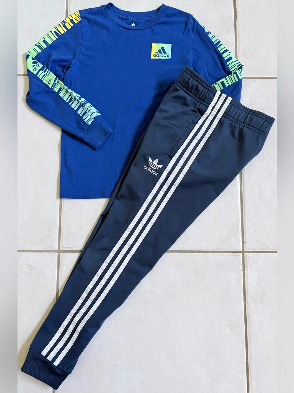 ADIDAS BOYS SIZE 7/8 S TOPS, HOODIES AND JOGGERS CLOTHING BUNDLE IN EUC!